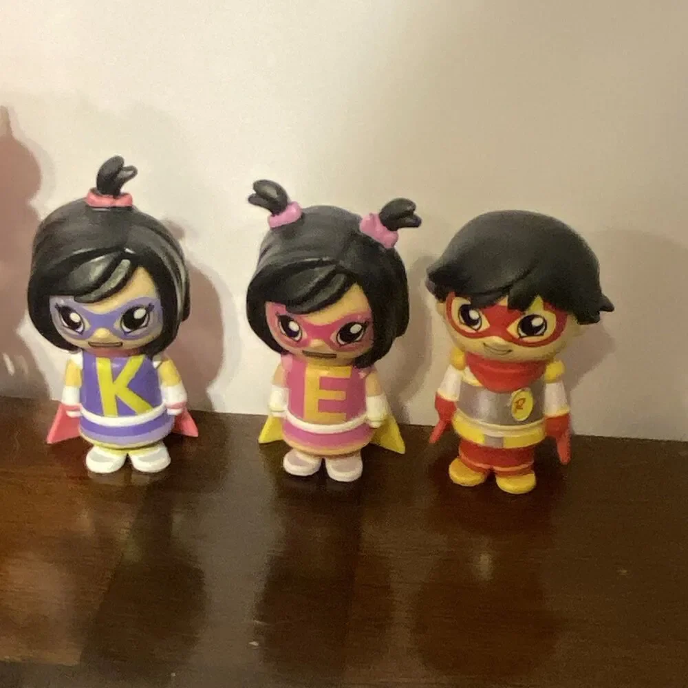 Ryan's World Mini Mystery Figure Lot (7) Combo Panda Red Titan Moe Gus Emma Kate